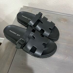 Madden Girl Black Buckle Slide Sandals Size: 7.5